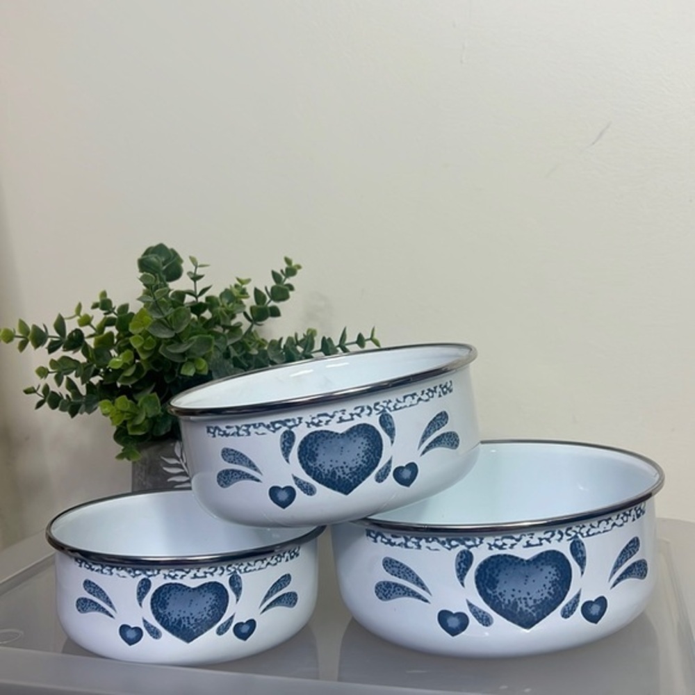 Corelle White and Blue Heart Pattern Cereal/Serving Bowls - Set of 3